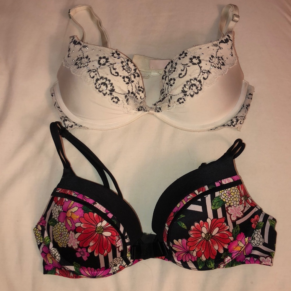 2 Victoria’s Secret bras for $20! Size 32B